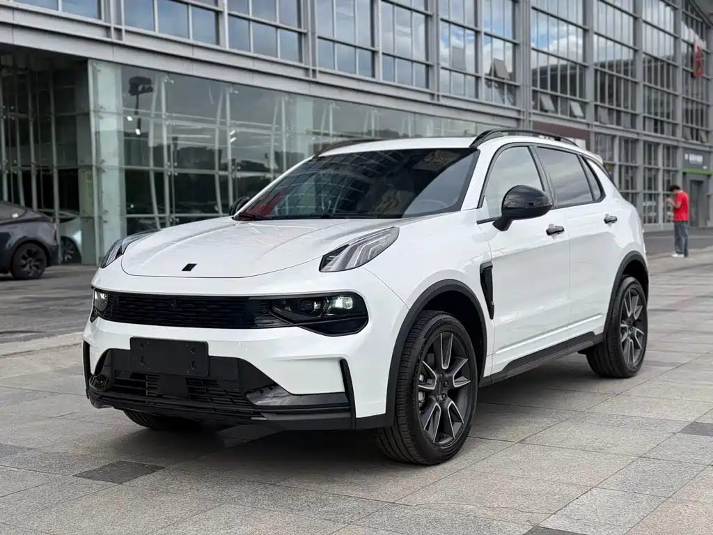 Lynk & Co 01