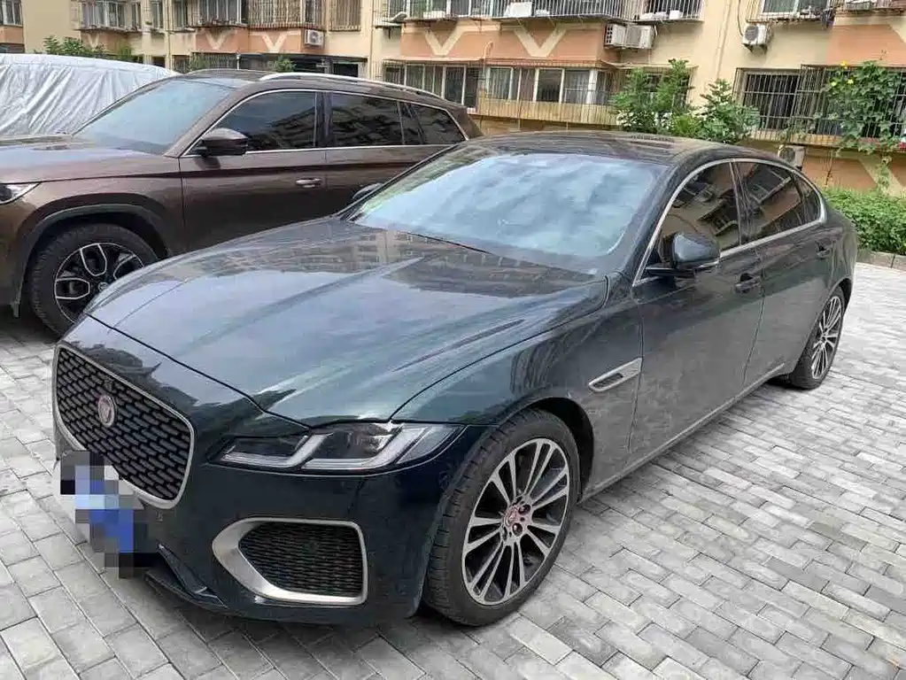 Jaguar XFL