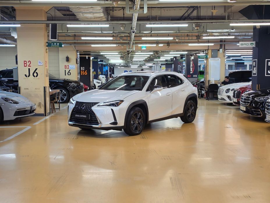 Lexus UX