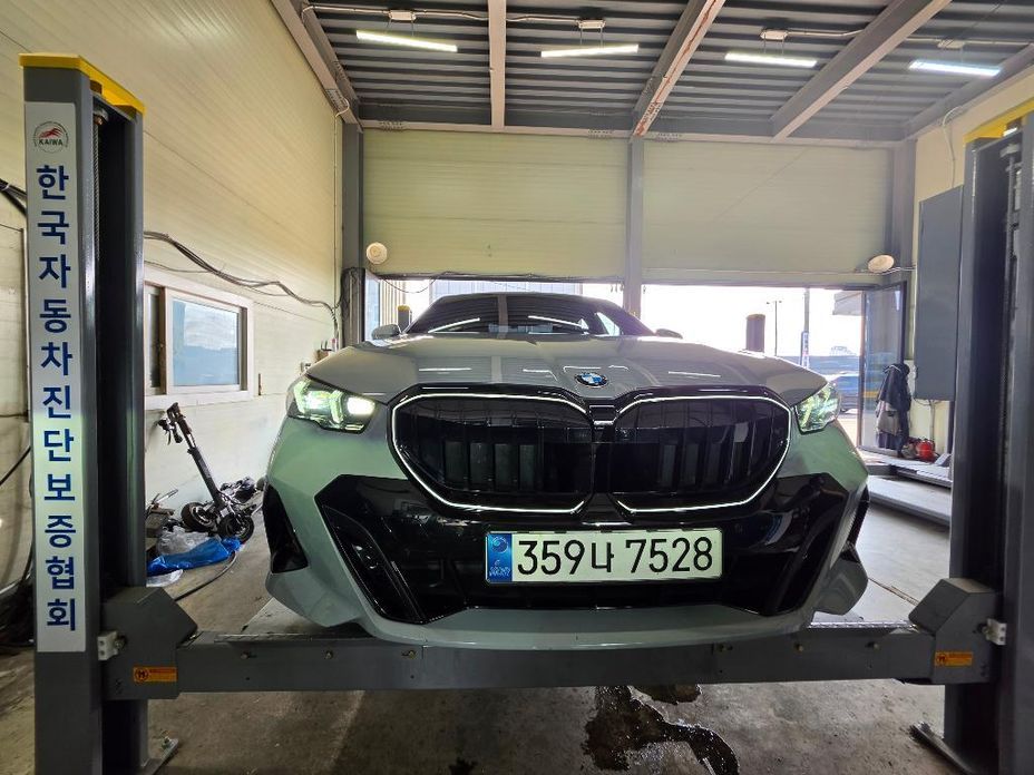 BMW 5-Series