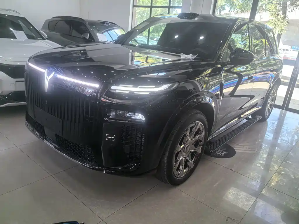 VOYAH 岚图泰山X8