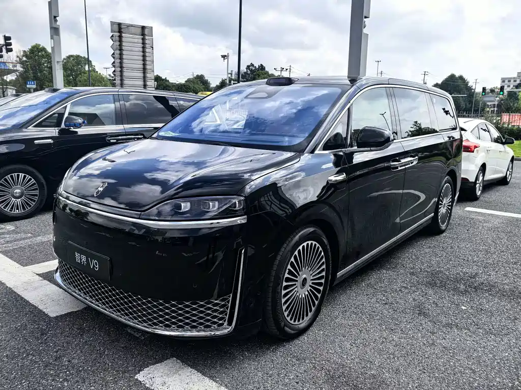 智界 智界V9