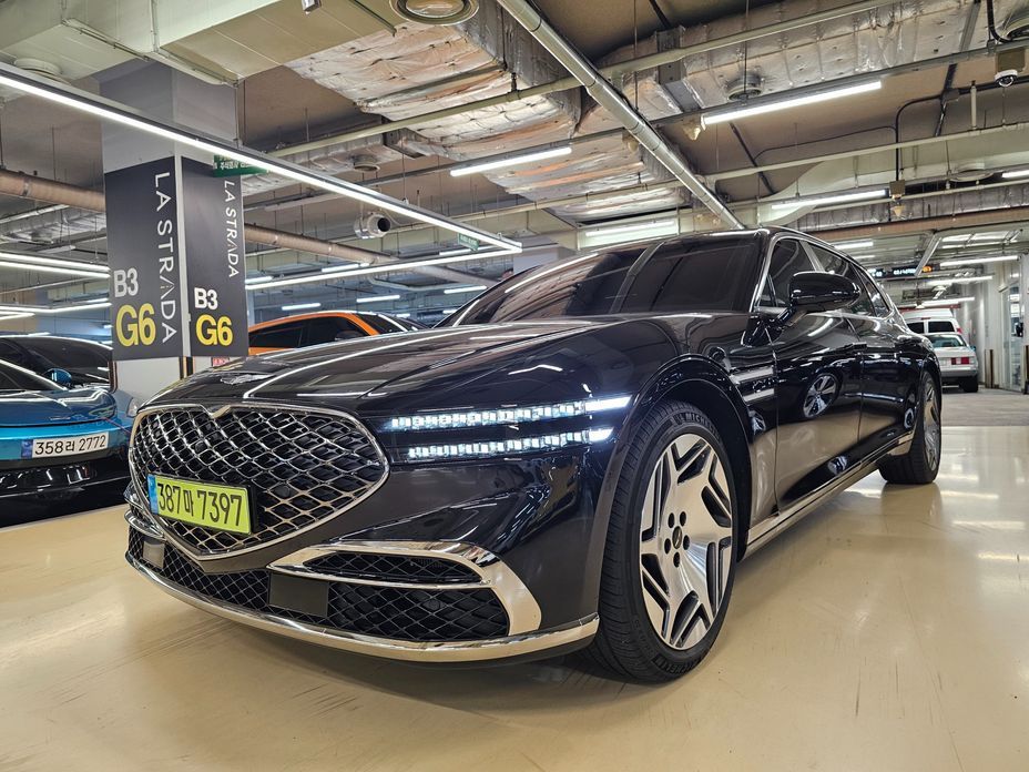 Genesis G90