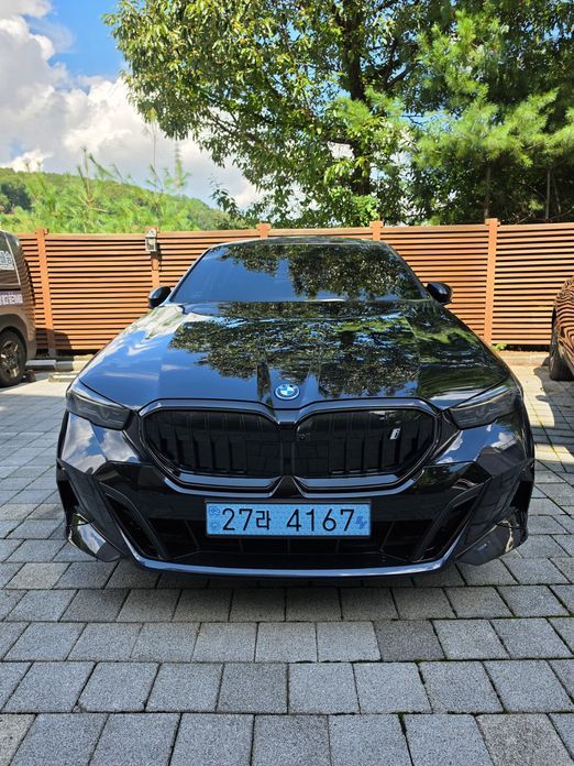 BMW i5