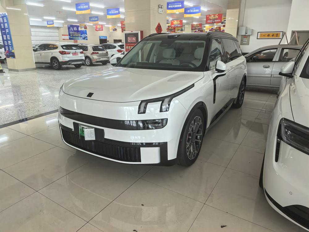 Lynk & Co Lynk & Co 900