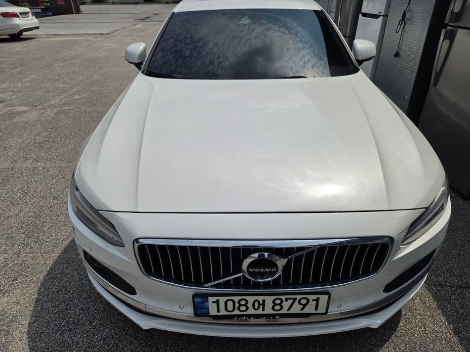 Volvo S90