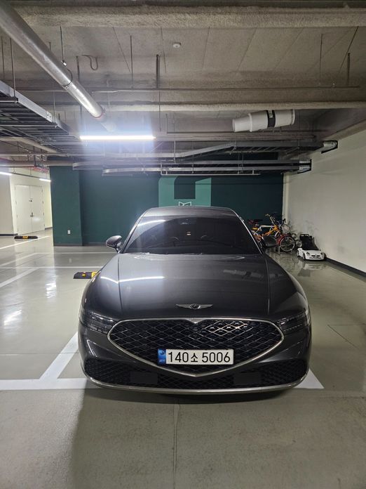 Genesis G90