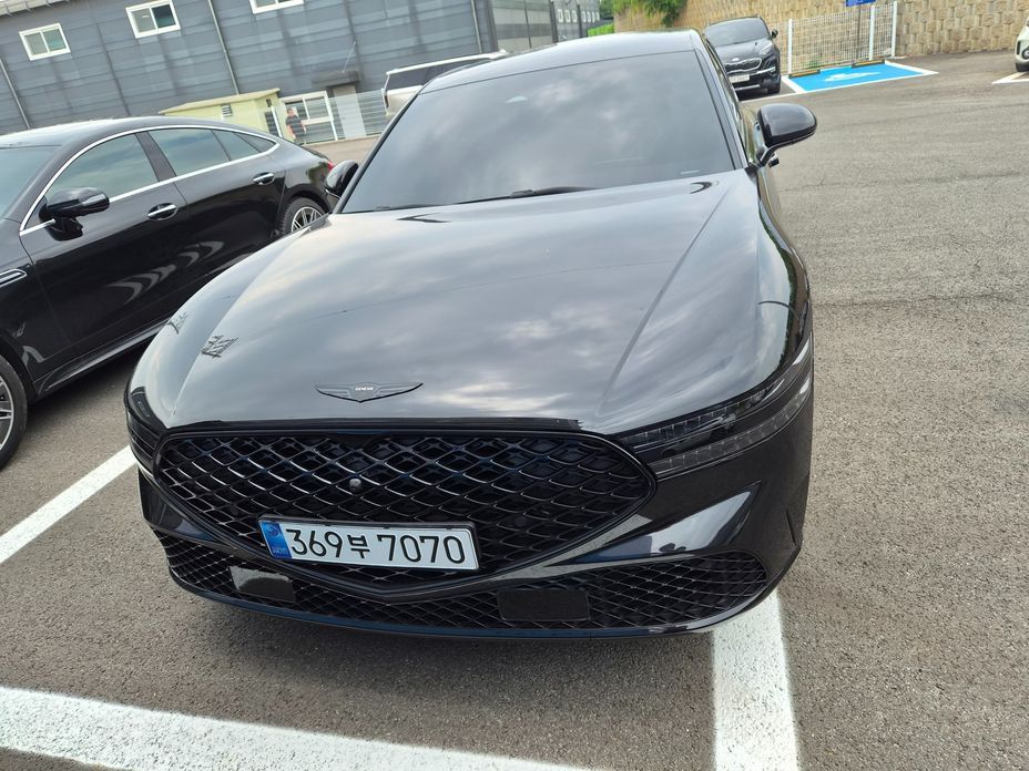 Genesis G90