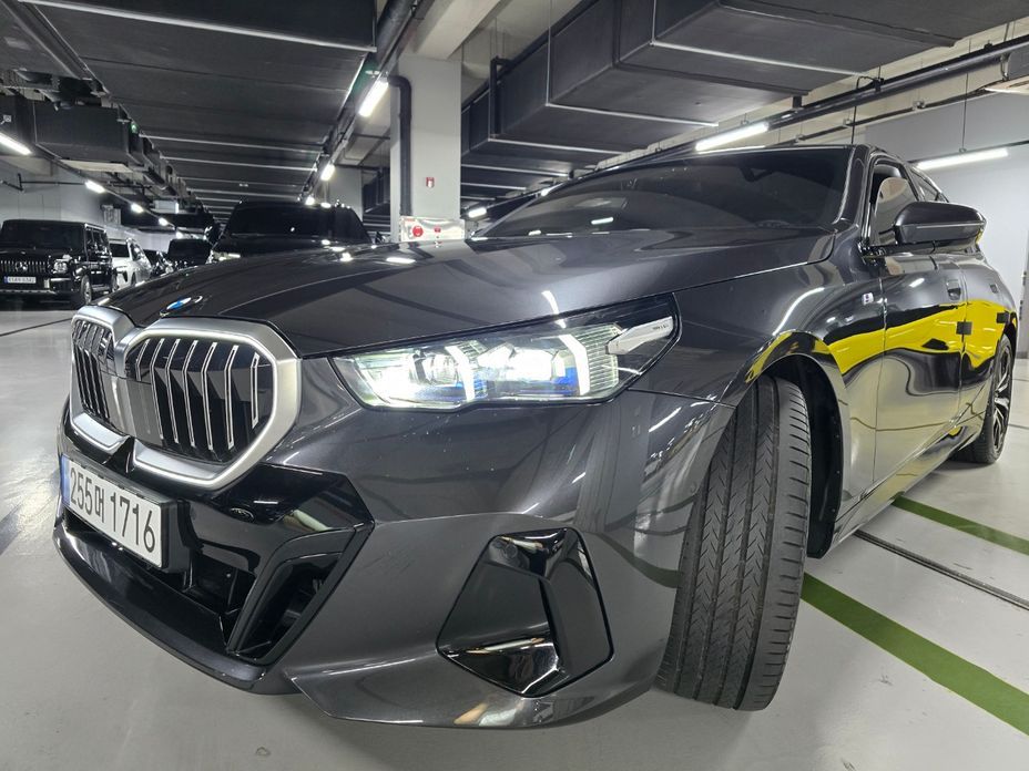 BMW 5-Series