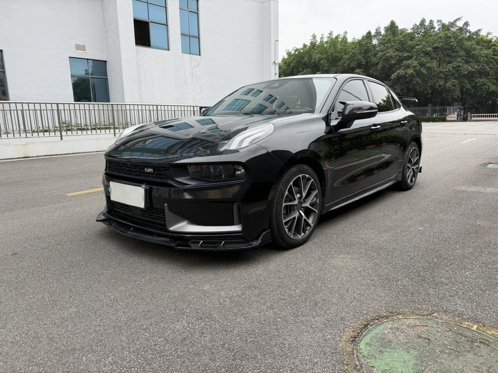 Lynk & Co Lynk & Co 03