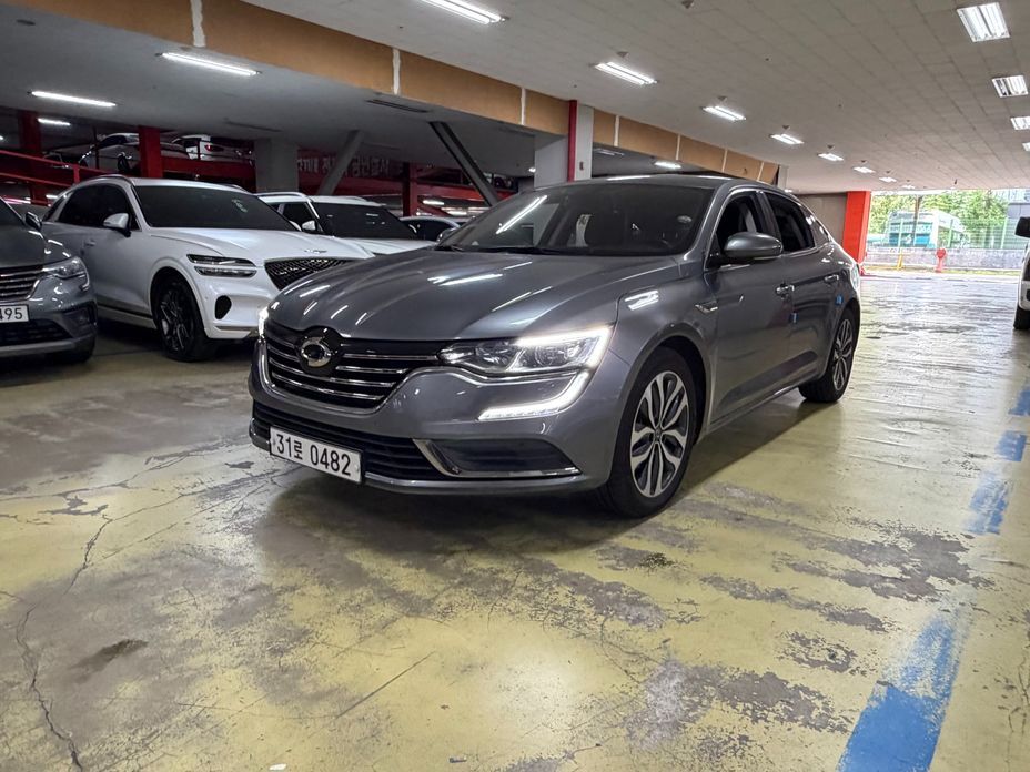 Renault SM6