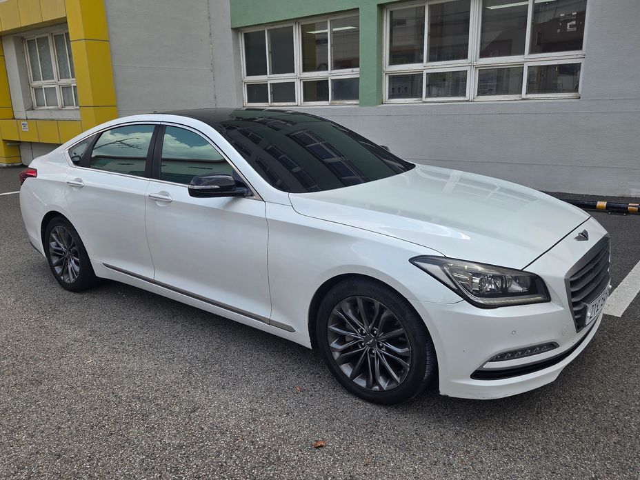 Hyundai Genesis