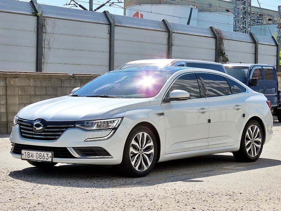 Renault SM6