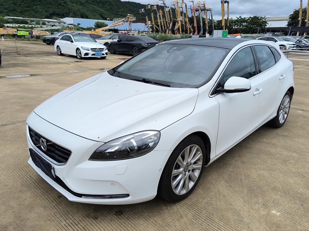 Volvo Volvo V40