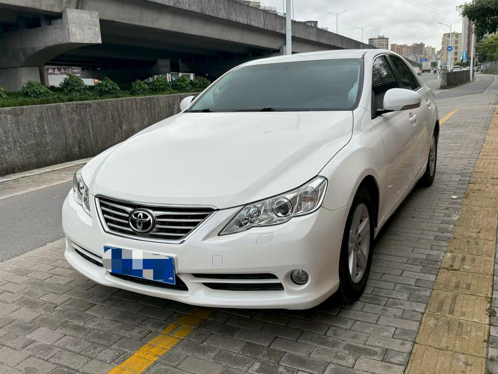 Toyota Reiz