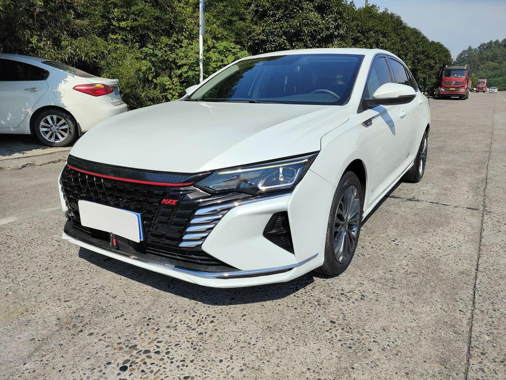Dongfeng Fengshen Yixuan MAX