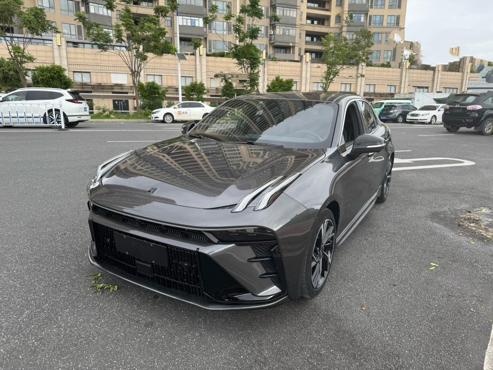 Lynk & Co Lynk & Co 03