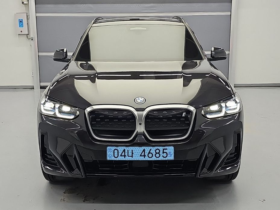 BMW iX3
