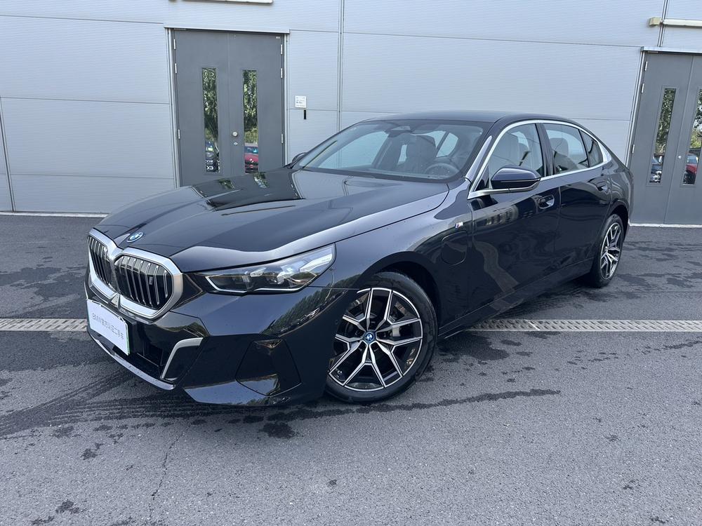 BMW BMW i5