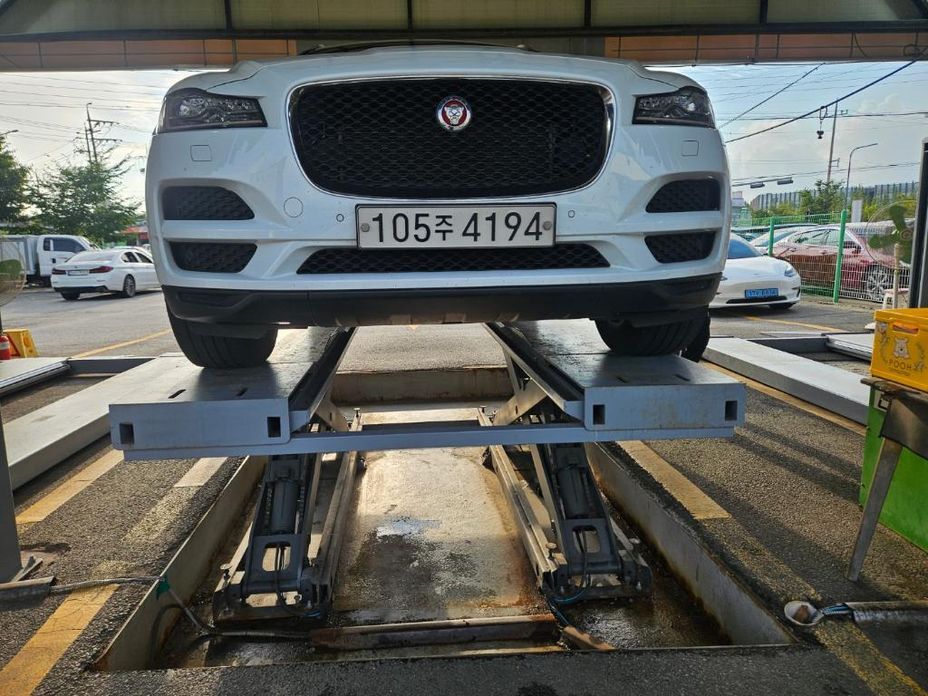 Jaguar F-PACE