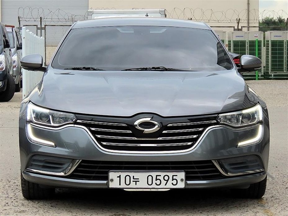 Renault SM6