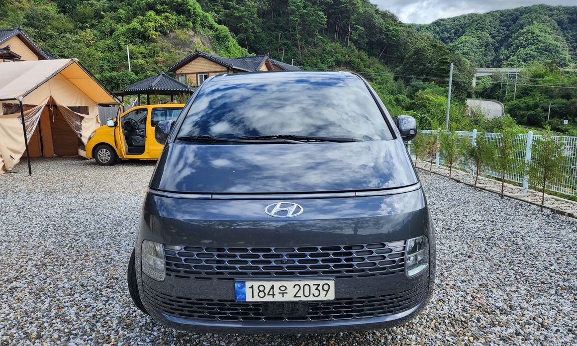Hyundai Staria