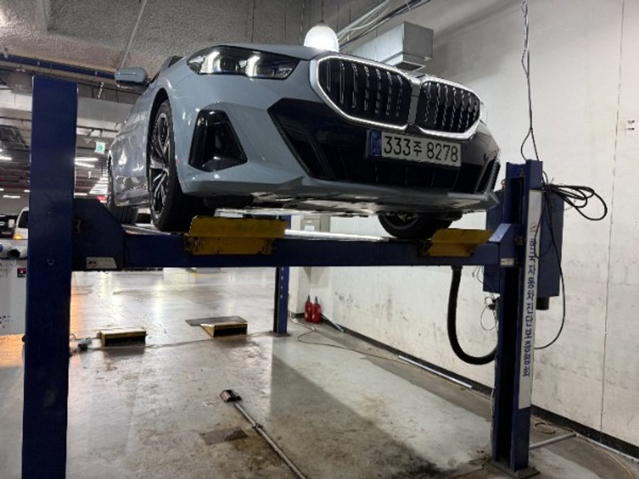 BMW 5-Series
