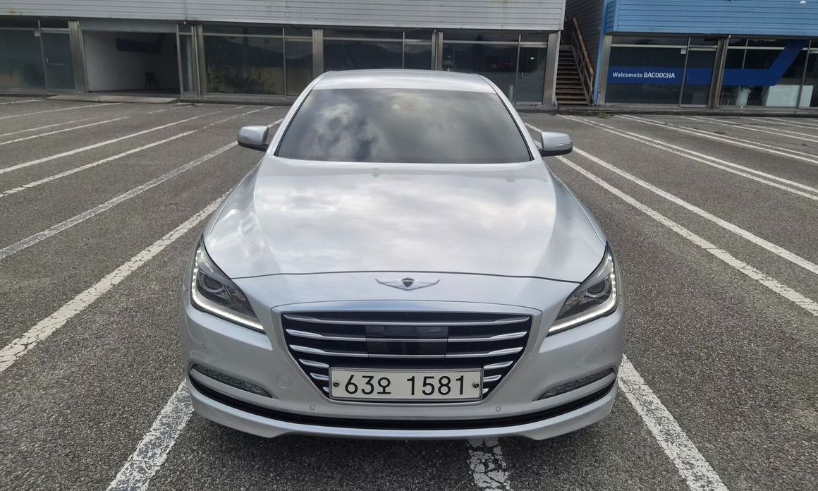Hyundai Genesis