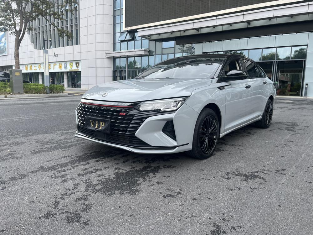 Dongfeng Fengshen Yixuan MAX