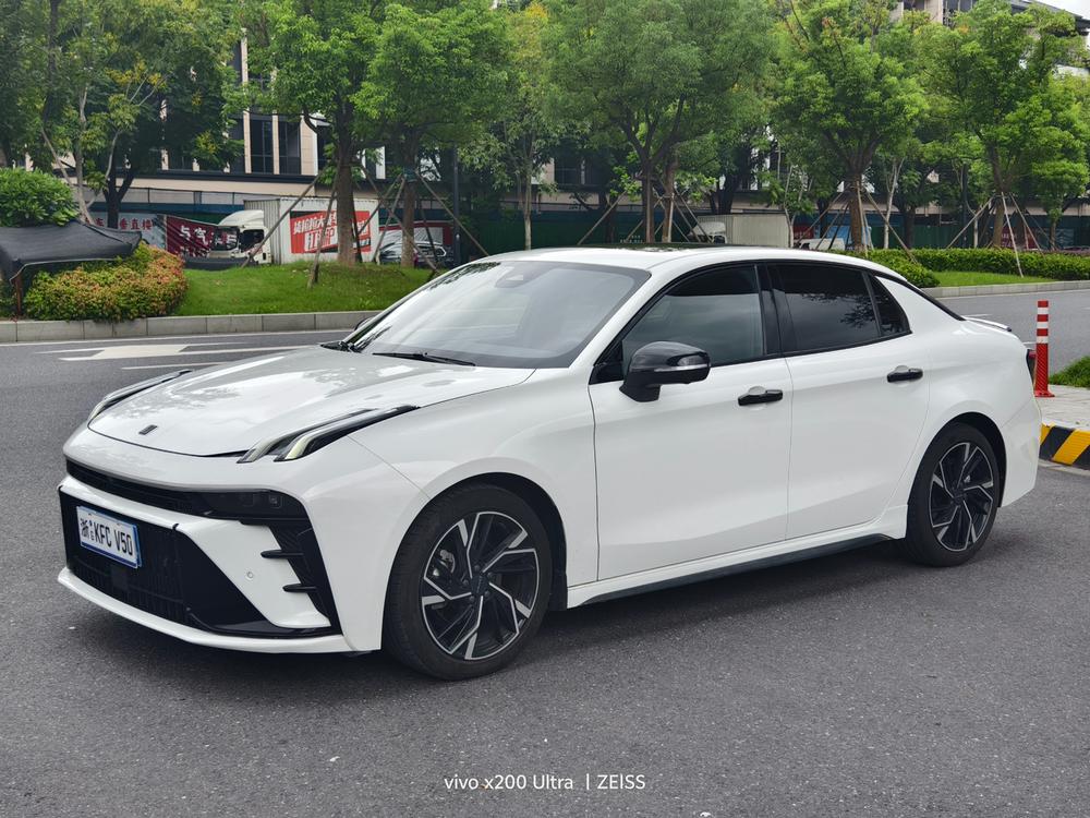 Lynk & Co Lynk & Co 03