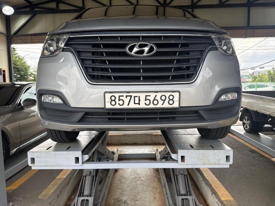 Hyundai Starex