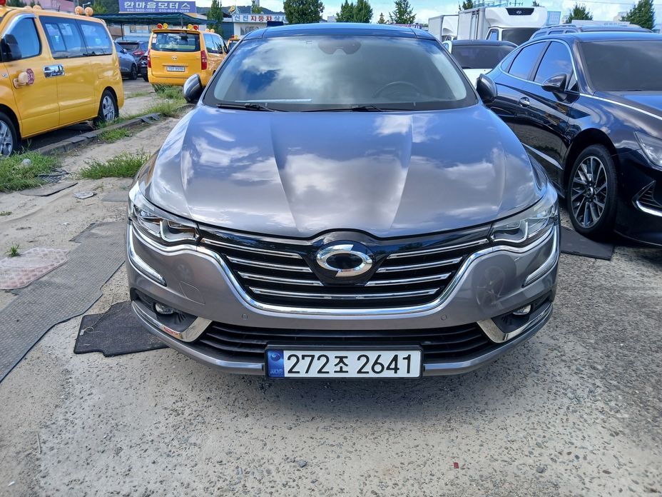 Renault SM6