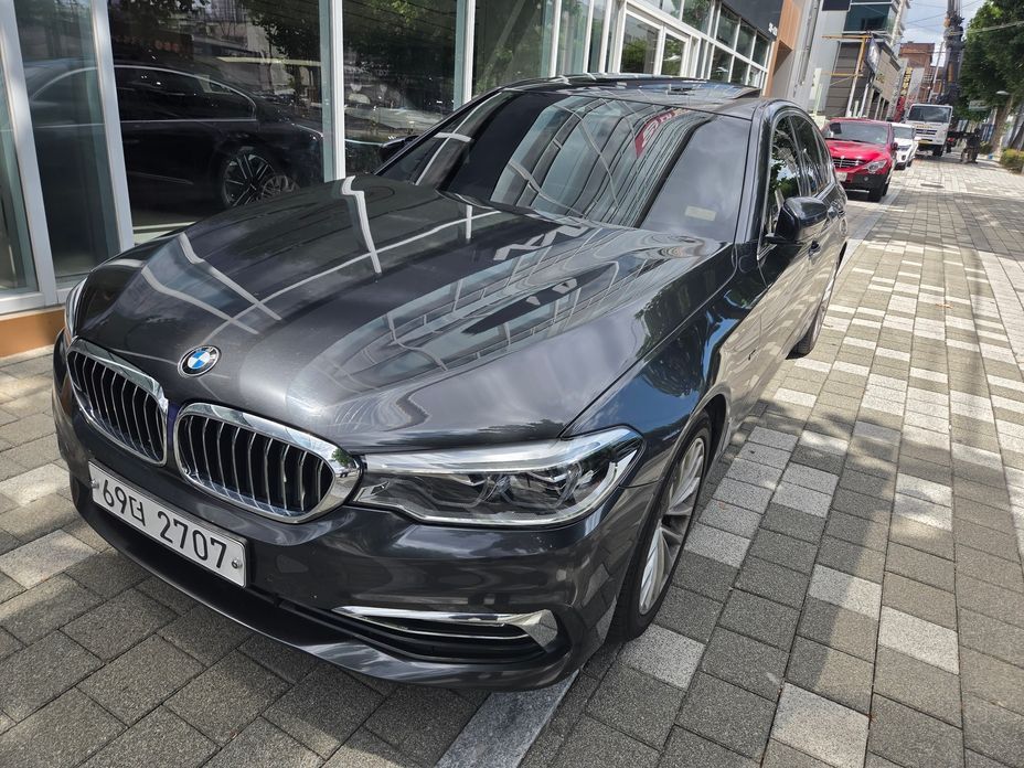 BMW 5-Series