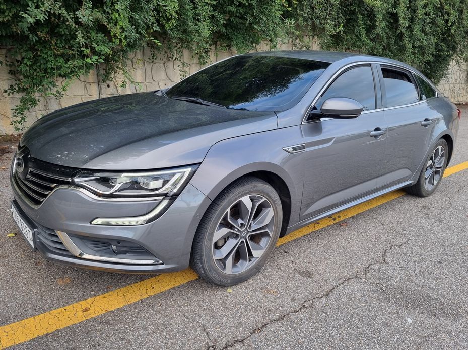 Renault SM6