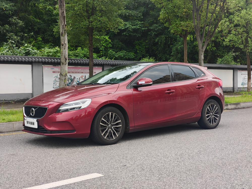 Volvo Volvo V40