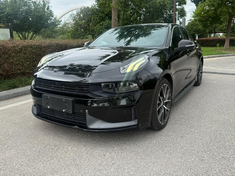 Lynk & Co Lynk & Co 03
