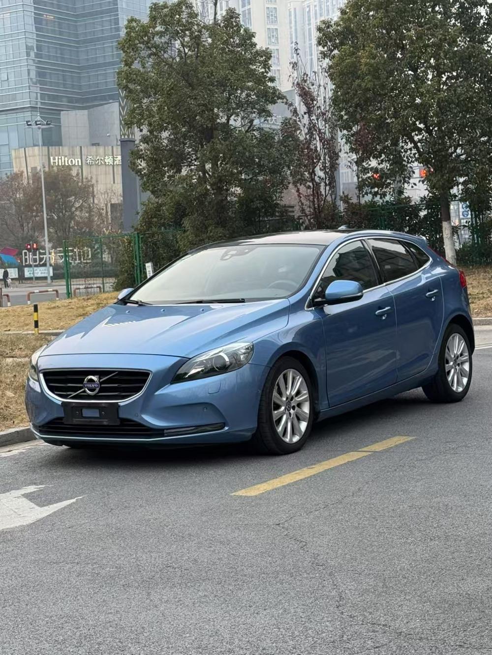 Volvo Volvo V40