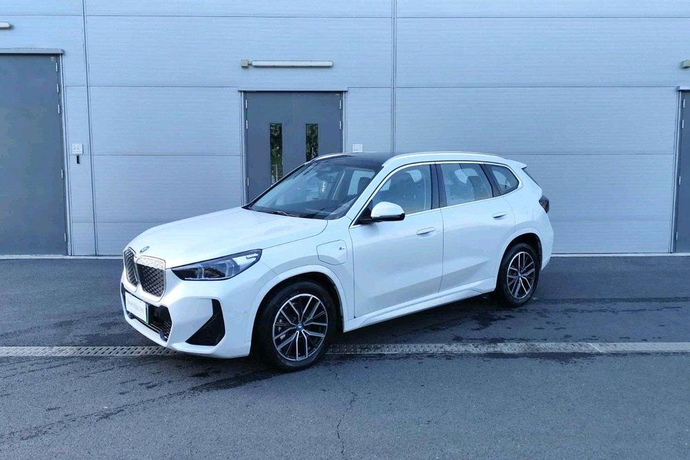 BMW BMW iX1