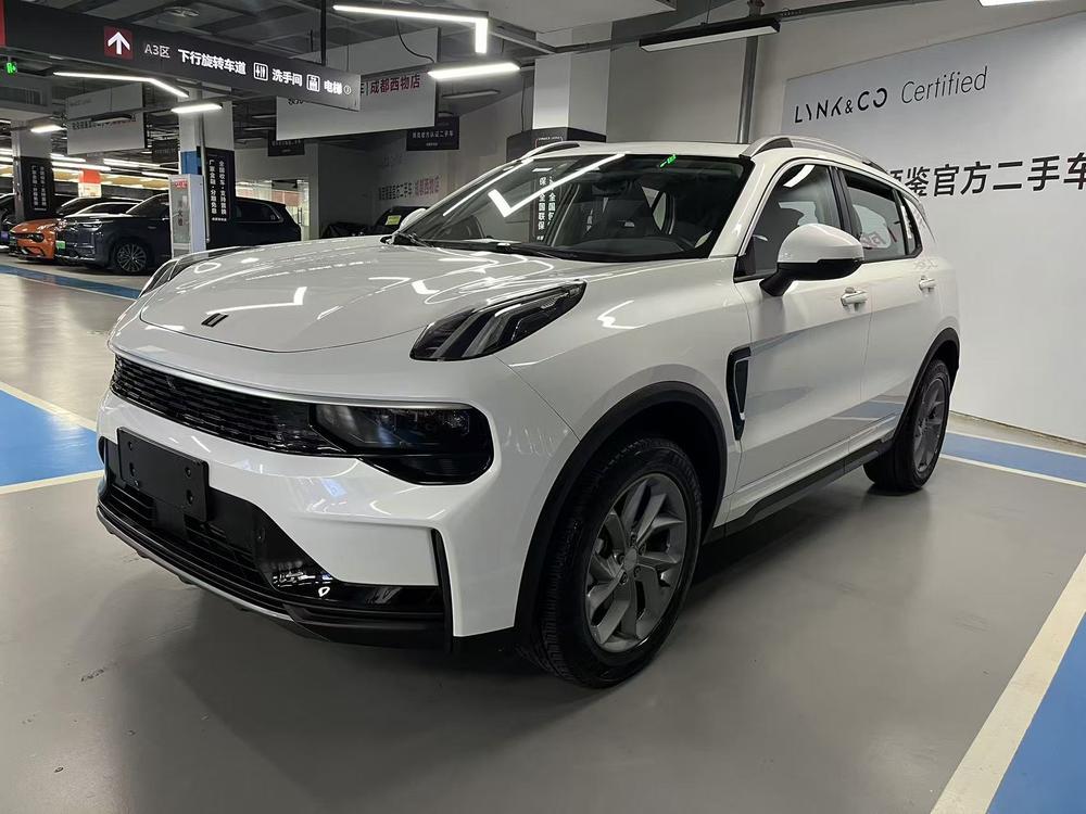 Lynk & Co Lynk & Co 01