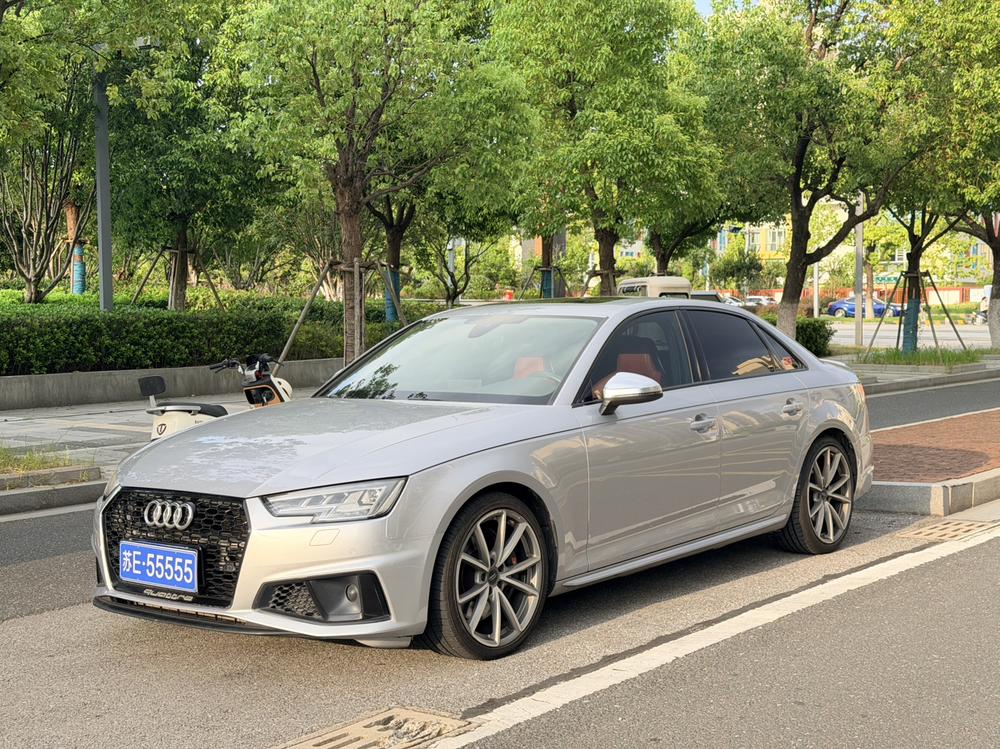 Audi Audi S4