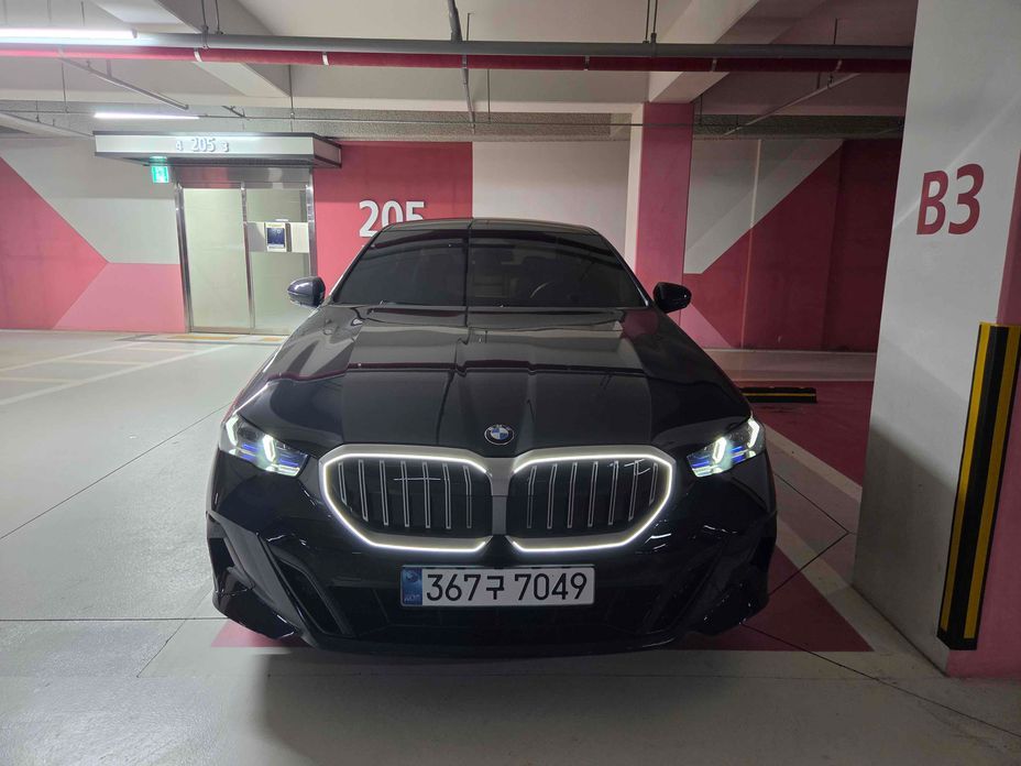 BMW 5-Series