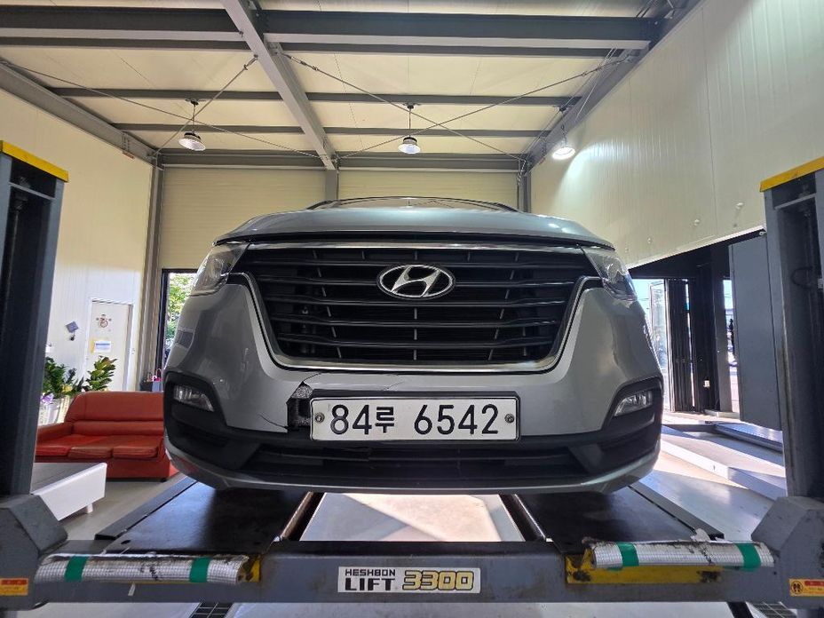 Hyundai Starex
