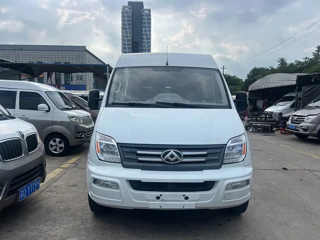 MAXUS V80