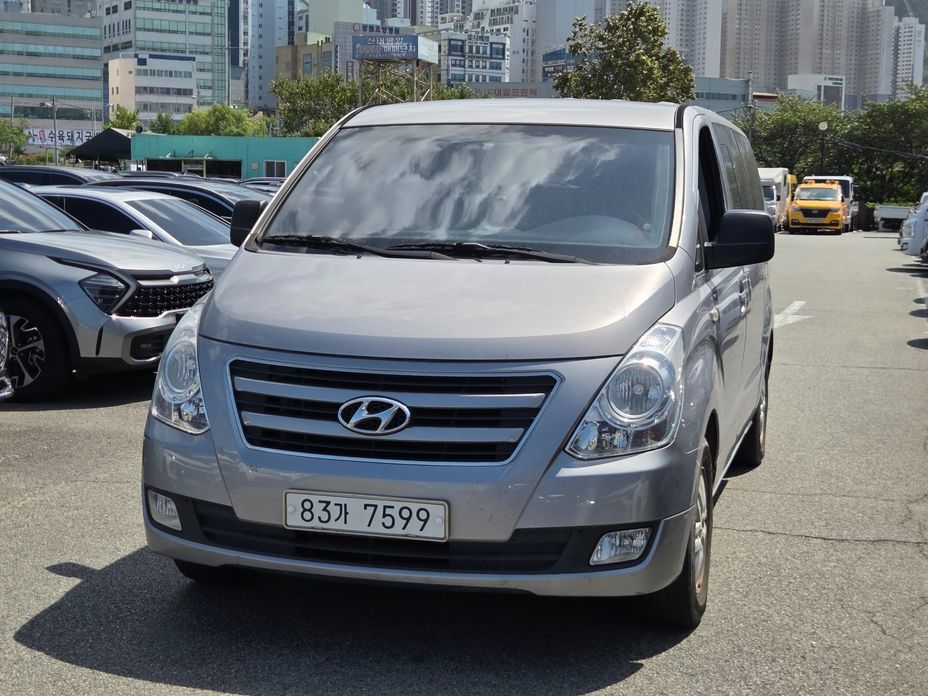 Hyundai Starex