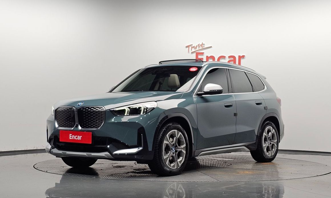 BMW iX1