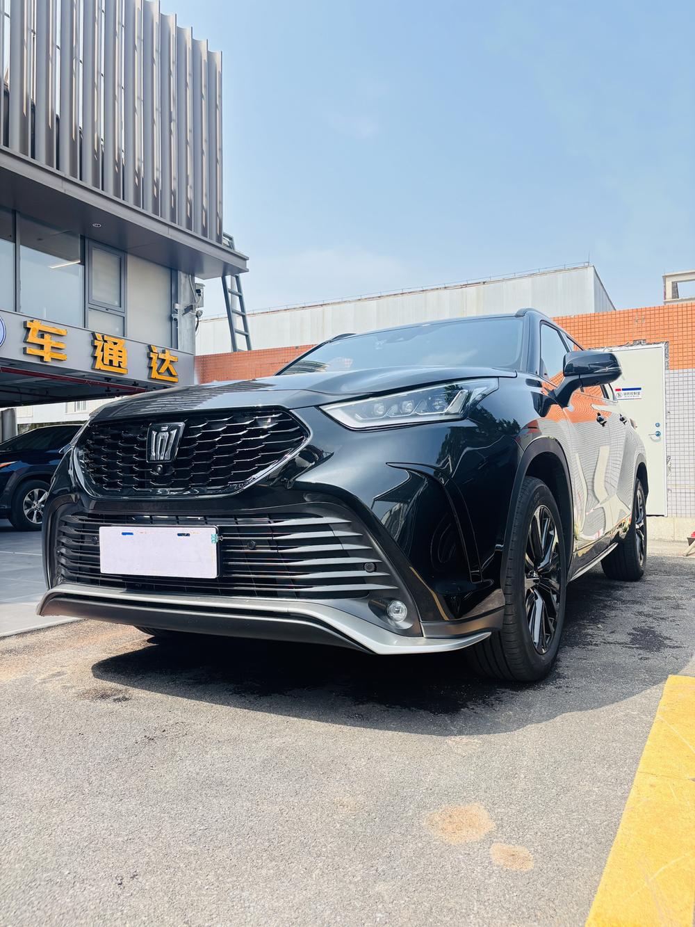 Toyota Crown Kluger
