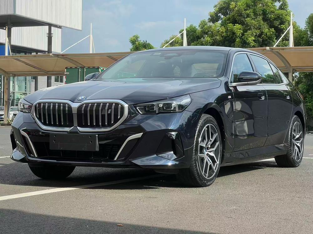 BMW BMW i5