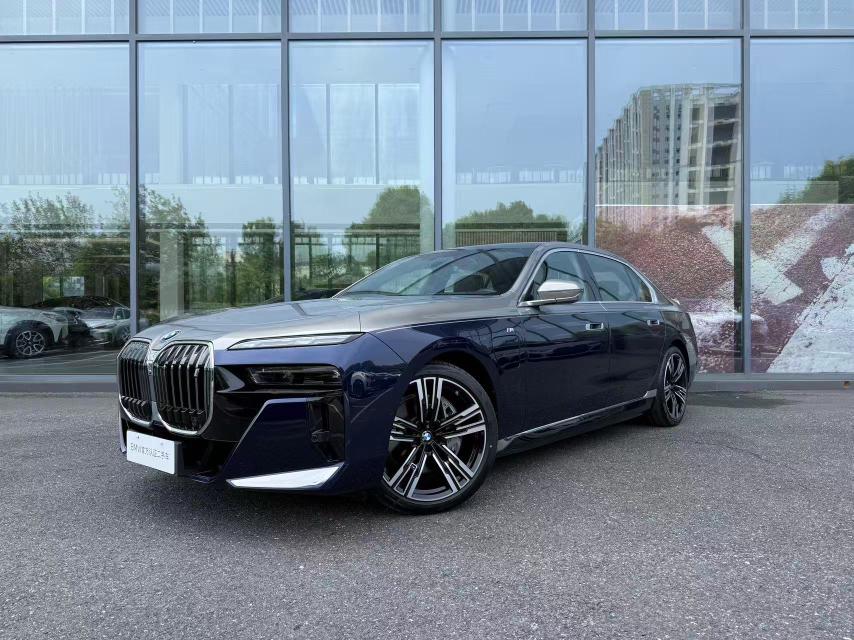 BMW BMW i7