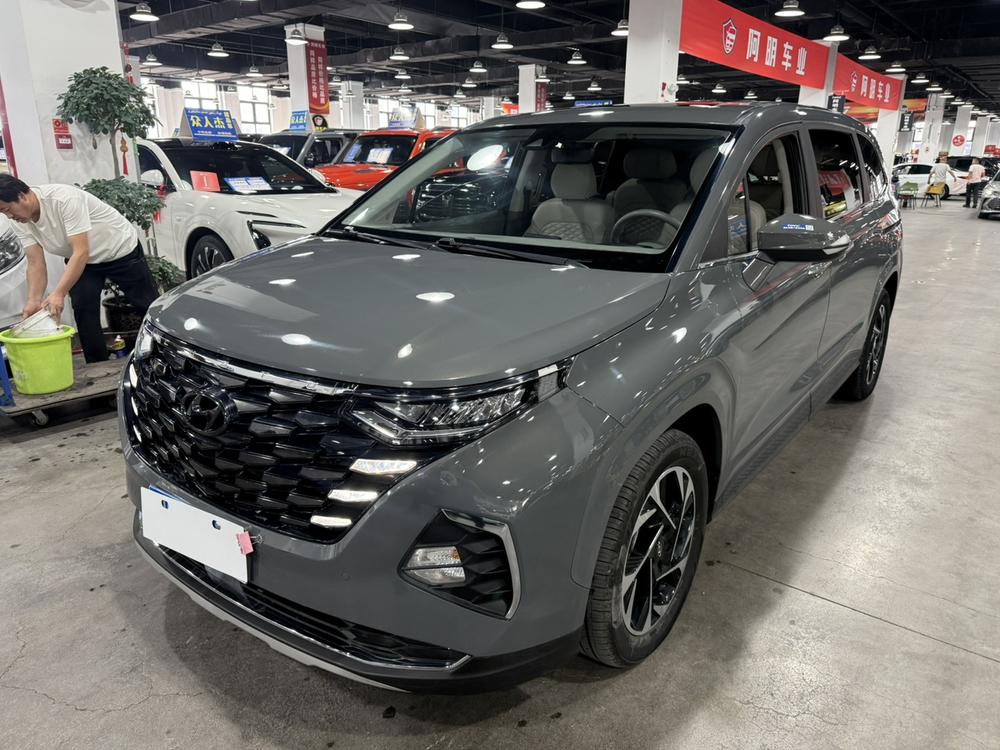 Hyundai Custo