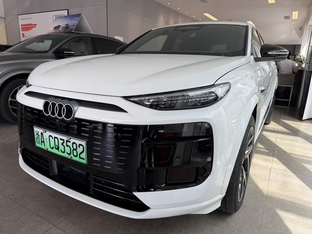 Audi Audi Q6L Sportback e-tron